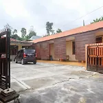 RedDoorz near Candi Sukuh Karanganyar