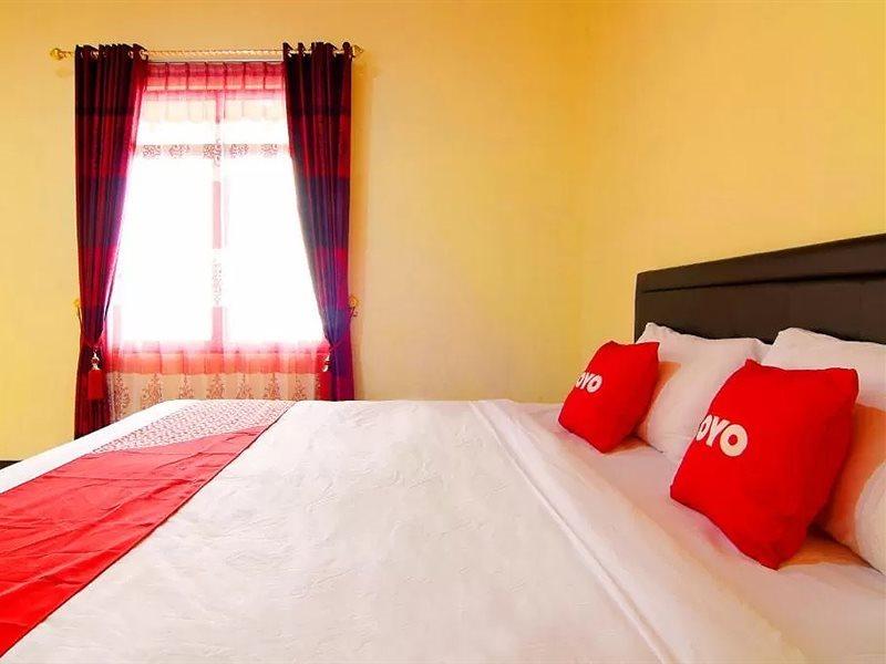 Reddoorz Near Candi Sukuh Karanganyar Hotel Surakarta (Solo)