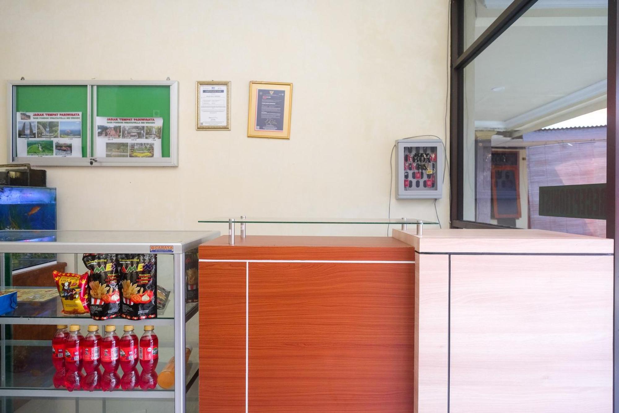 Reddoorz Near Candi Sukuh Karanganyar Hotel Surakarta (Solo)